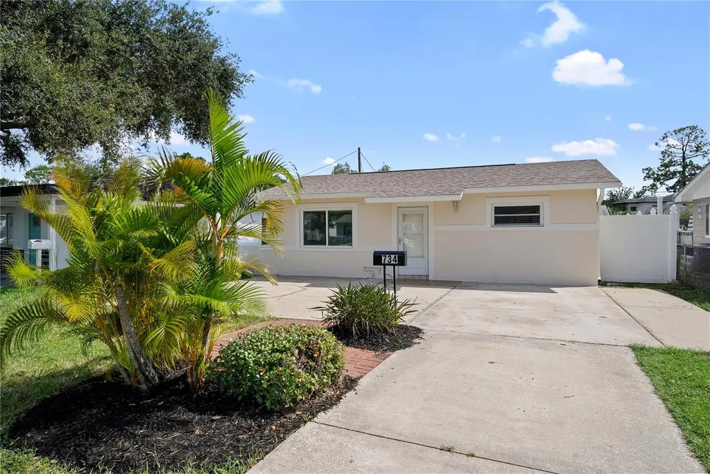 734 Lynndale Street N St Petersburg FL 33703