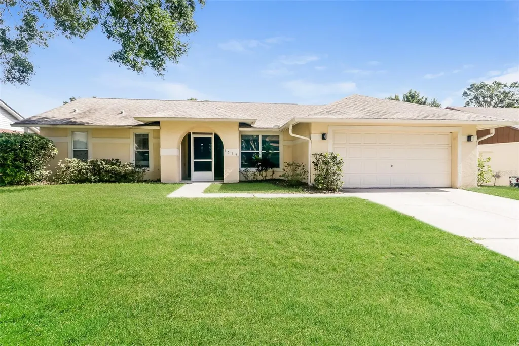 1614 Dusty Rose Lane Brandon FL 33510