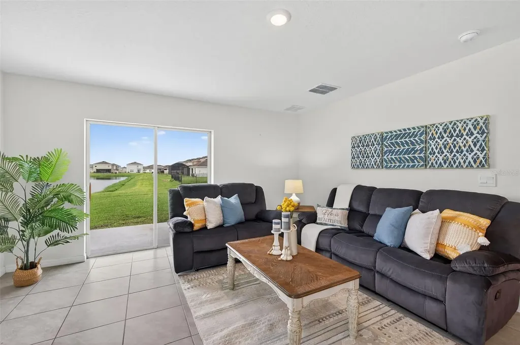 3819 Mannered Gold Avenue Bradenton FL 34208