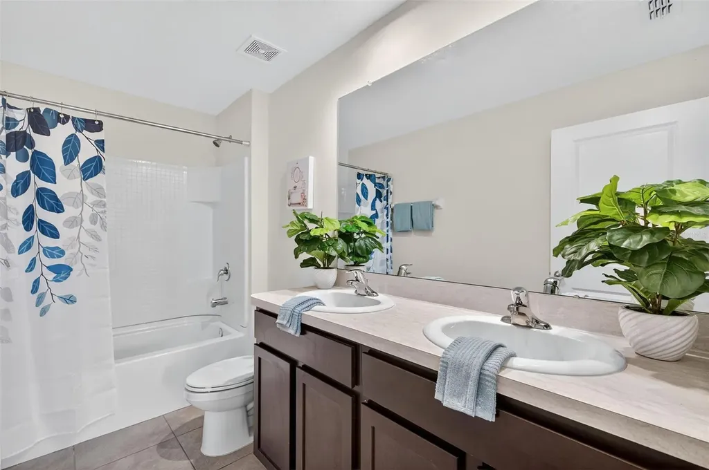 3819 Mannered Gold Avenue Bradenton FL 34208