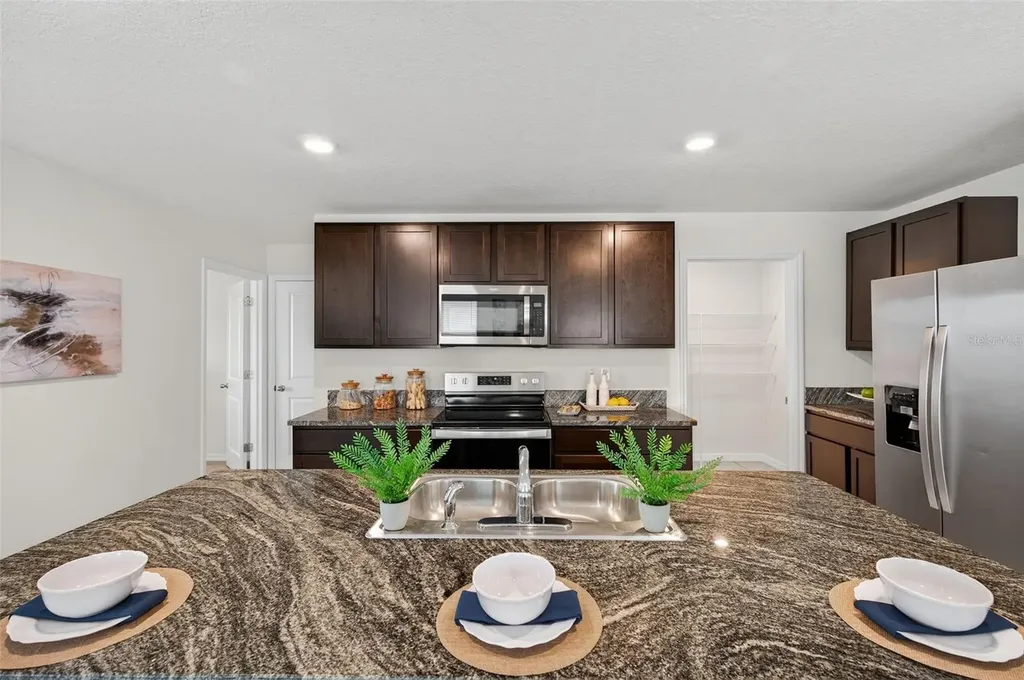 3819 Mannered Gold Avenue Bradenton FL 34208