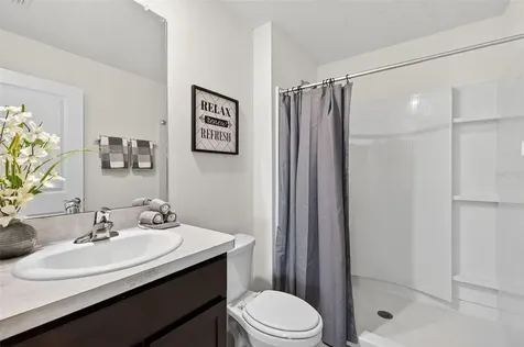 3819 Mannered Gold Avenue Bradenton FL 34208