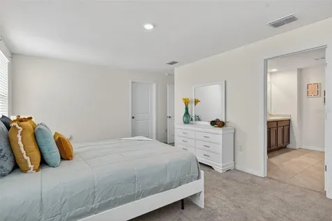 3819 Mannered Gold Avenue Bradenton FL 34208