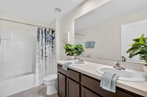 3819 Mannered Gold Avenue Bradenton FL 34208