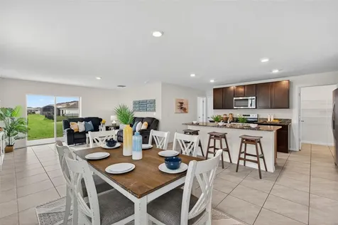 3819 Mannered Gold Avenue Bradenton FL 34208