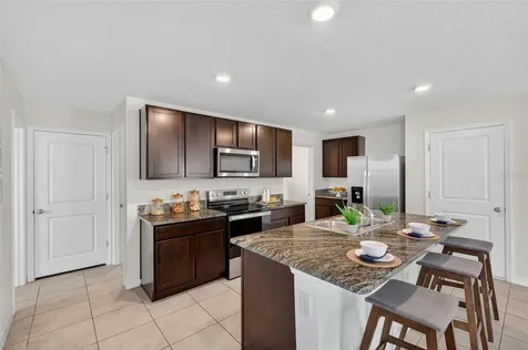 3819 Mannered Gold Avenue Bradenton FL 34208