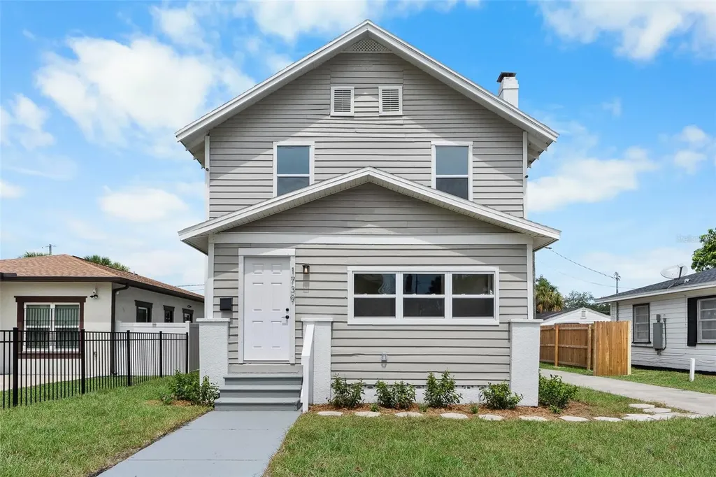 1739 19th Avenue S St Petersburg FL 33712