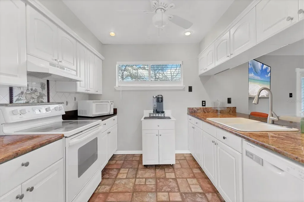 4371 Sandner Drive Sarasota FL 34243