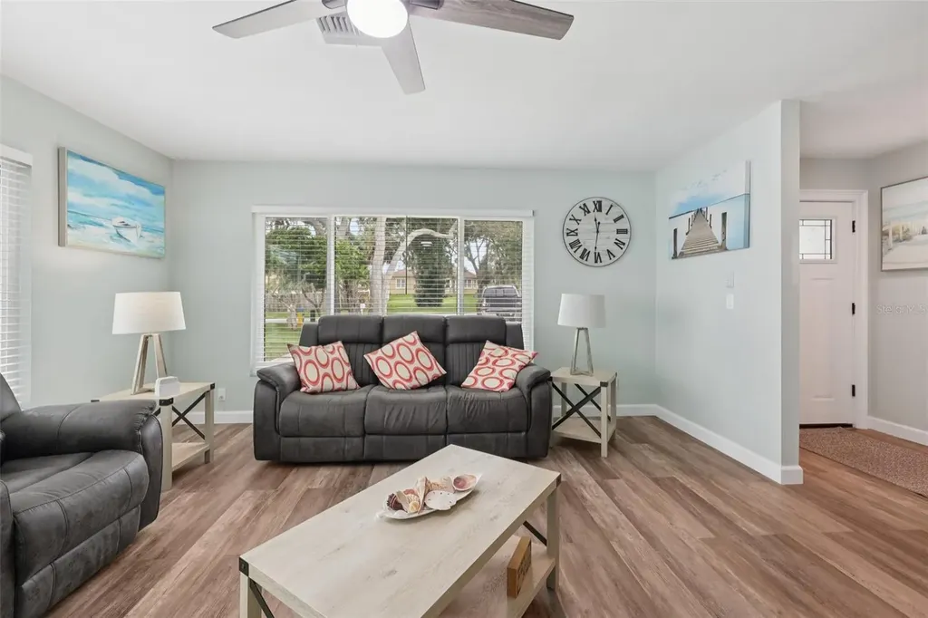 1004 Peninsula Avenue Tarpon Springs FL 34689