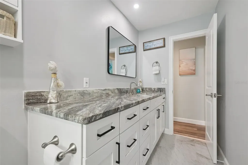 1004 Peninsula Avenue Tarpon Springs FL 34689