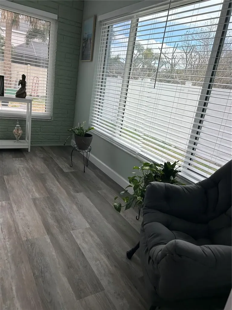 1004 Peninsula Avenue Tarpon Springs FL 34689