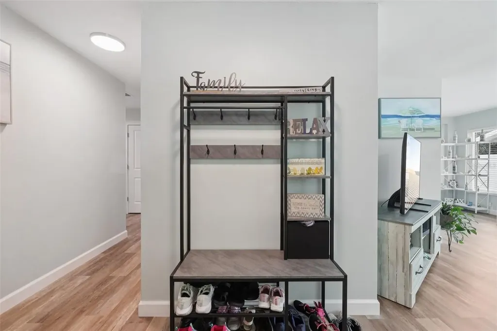 1004 Peninsula Avenue Tarpon Springs FL 34689