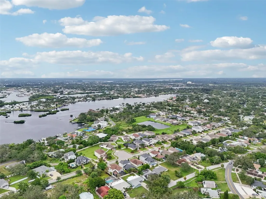 1004 Peninsula Avenue Tarpon Springs FL 34689