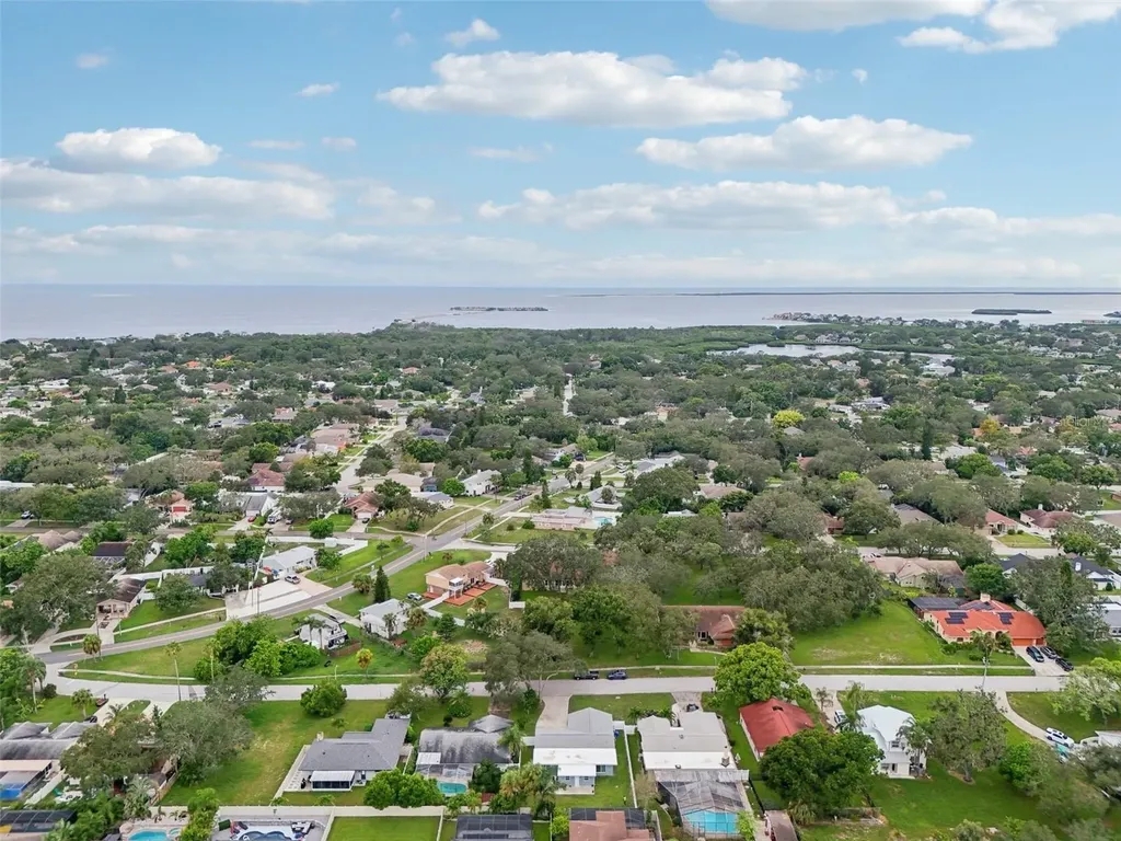 1004 Peninsula Avenue Tarpon Springs FL 34689