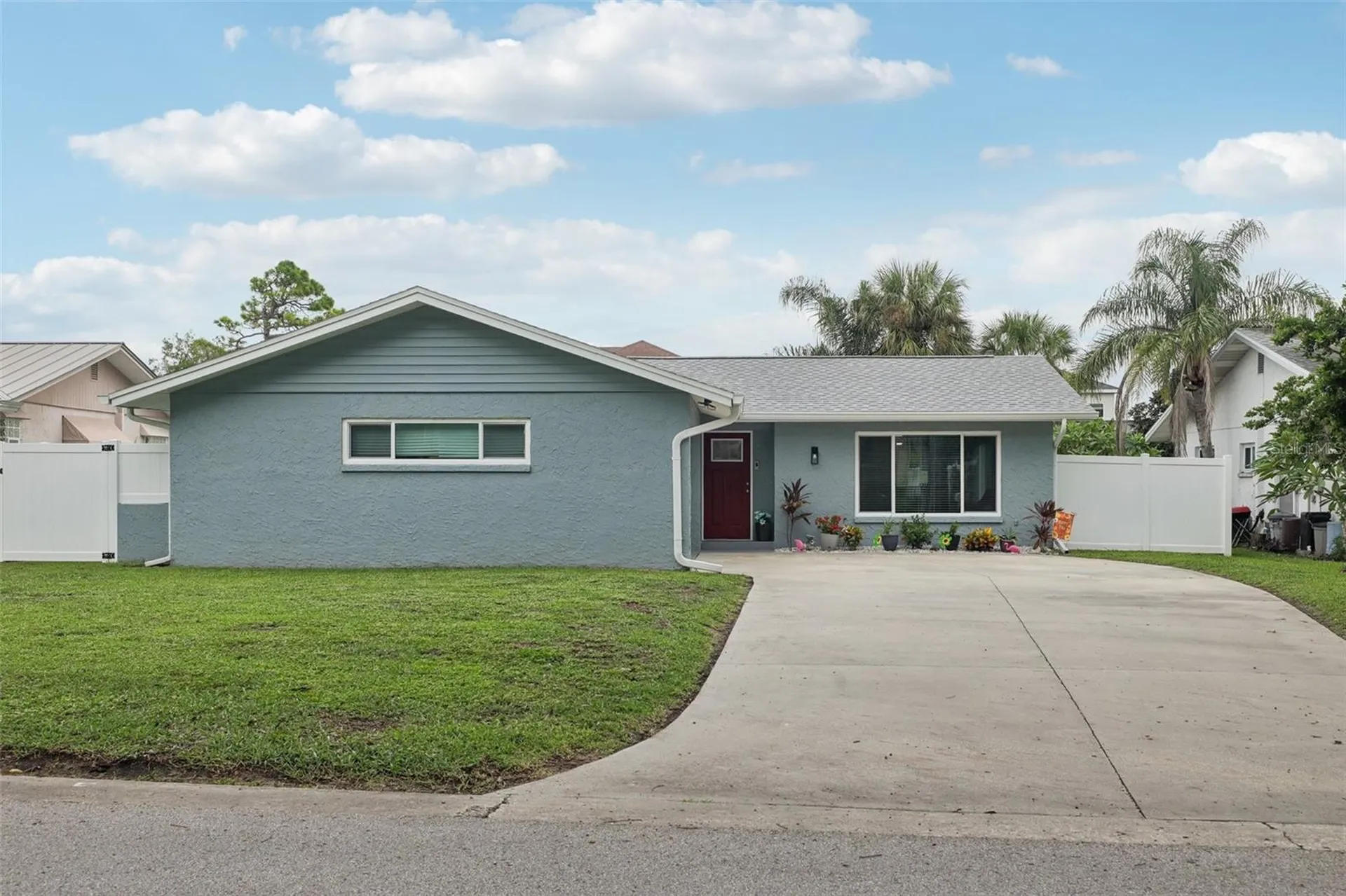 1004 Peninsula Avenue Tarpon Springs FL 34689