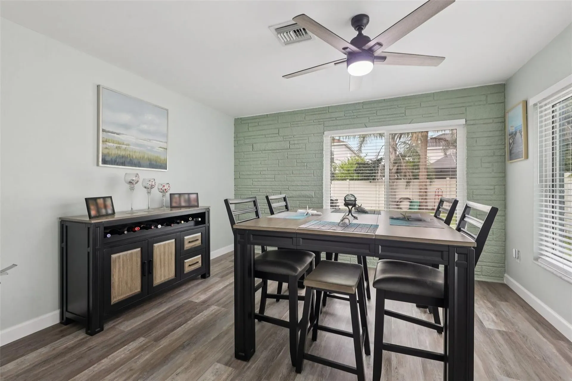 1004 Peninsula Avenue Tarpon Springs FL 34689
