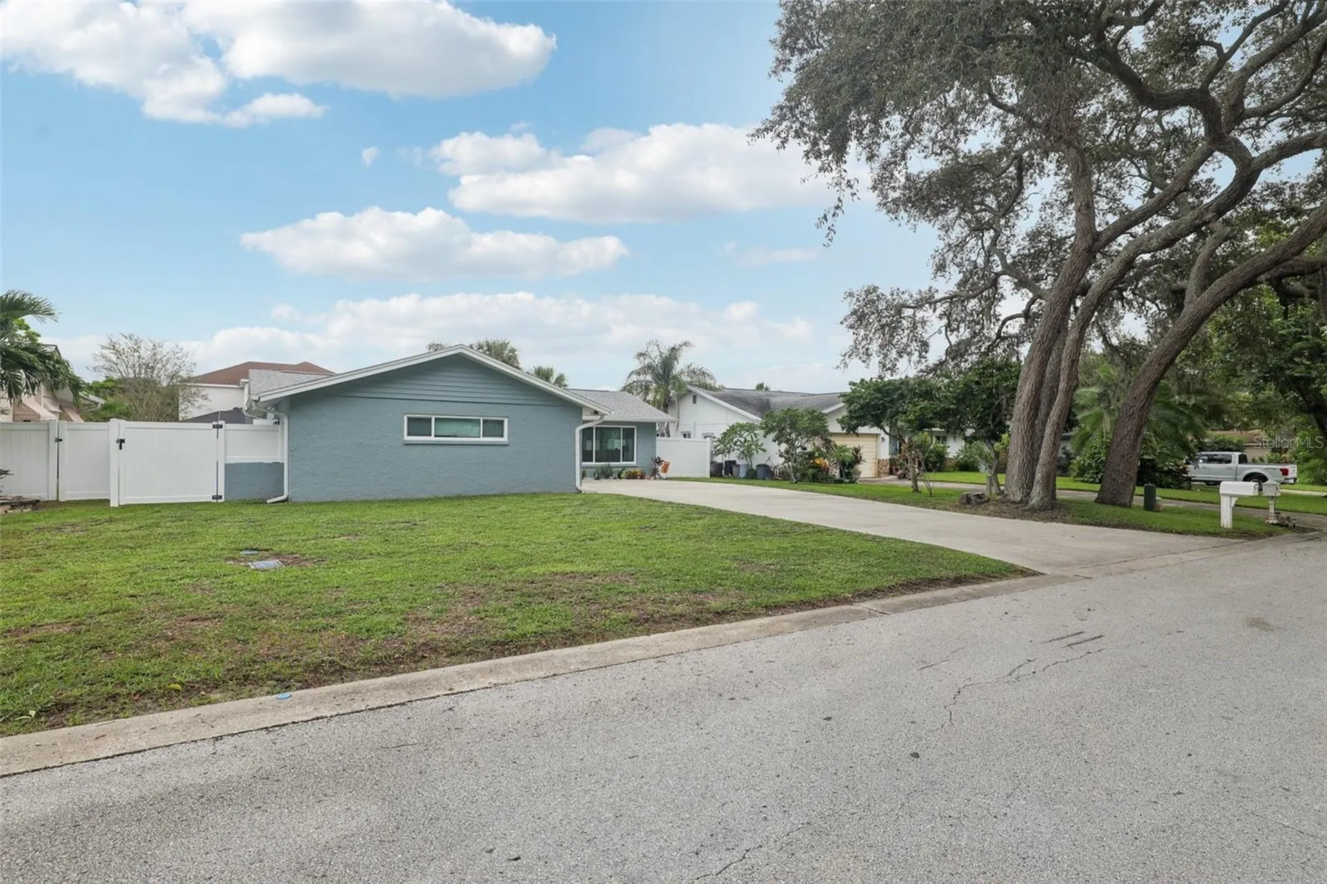 1004 Peninsula Avenue Tarpon Springs FL 34689