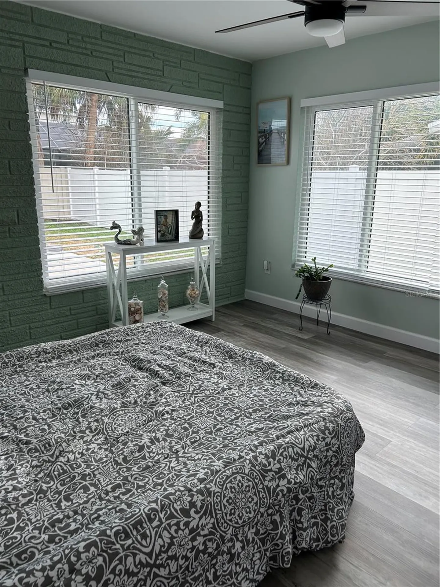 1004 Peninsula Avenue Tarpon Springs FL 34689