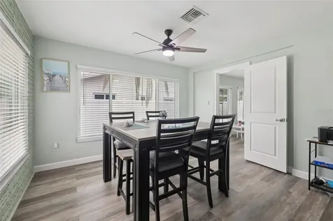 1004 Peninsula Avenue Tarpon Springs FL 34689
