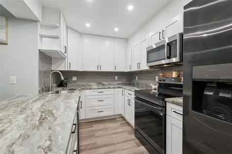 1004 Peninsula Avenue Tarpon Springs FL 34689