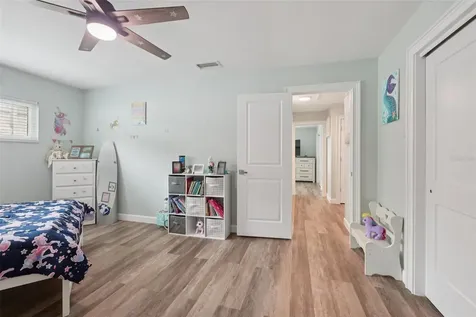 1004 Peninsula Avenue Tarpon Springs FL 34689