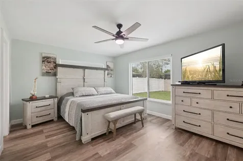 1004 Peninsula Avenue Tarpon Springs FL 34689