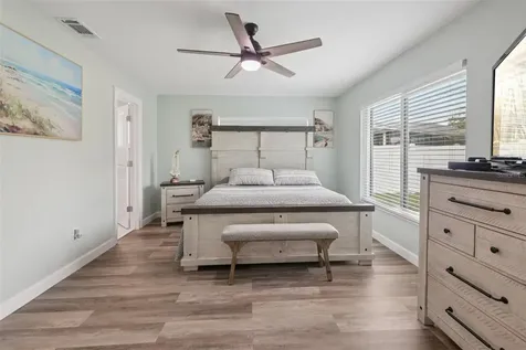 1004 Peninsula Avenue Tarpon Springs FL 34689