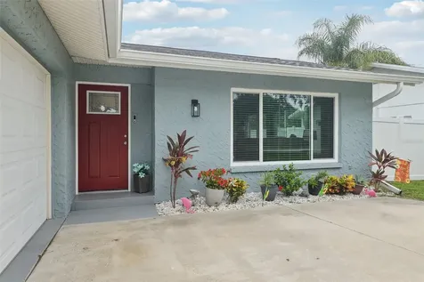 1004 Peninsula Avenue Tarpon Springs FL 34689
