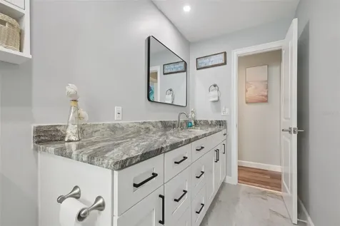 1004 Peninsula Avenue Tarpon Springs FL 34689