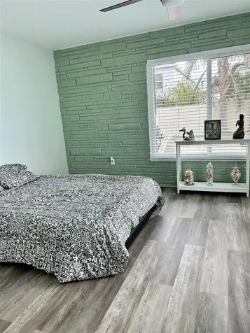 1004 Peninsula Avenue Tarpon Springs FL 34689