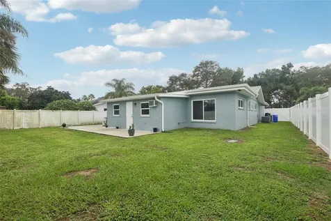 1004 Peninsula Avenue Tarpon Springs FL 34689