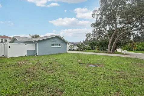 1004 Peninsula Avenue Tarpon Springs FL 34689