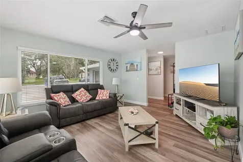 1004 Peninsula Avenue Tarpon Springs FL 34689