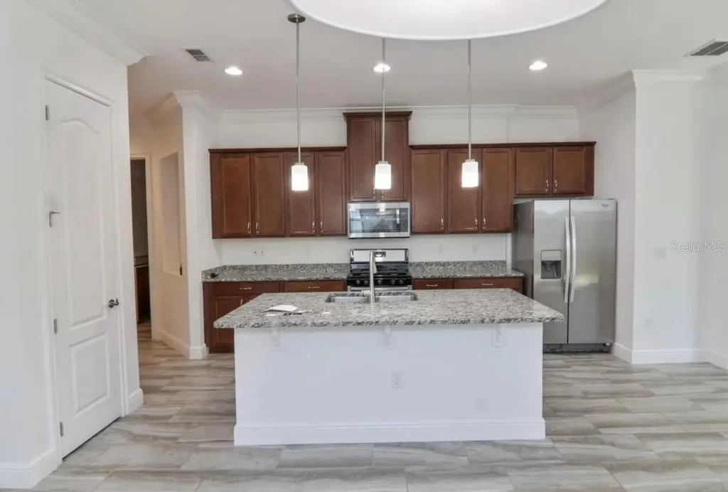 2491 Yellow Brick Road St Cloud FL 34772