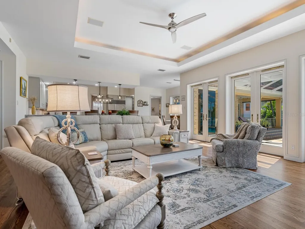 5800 Tidewood Avenue Sarasota FL 34231