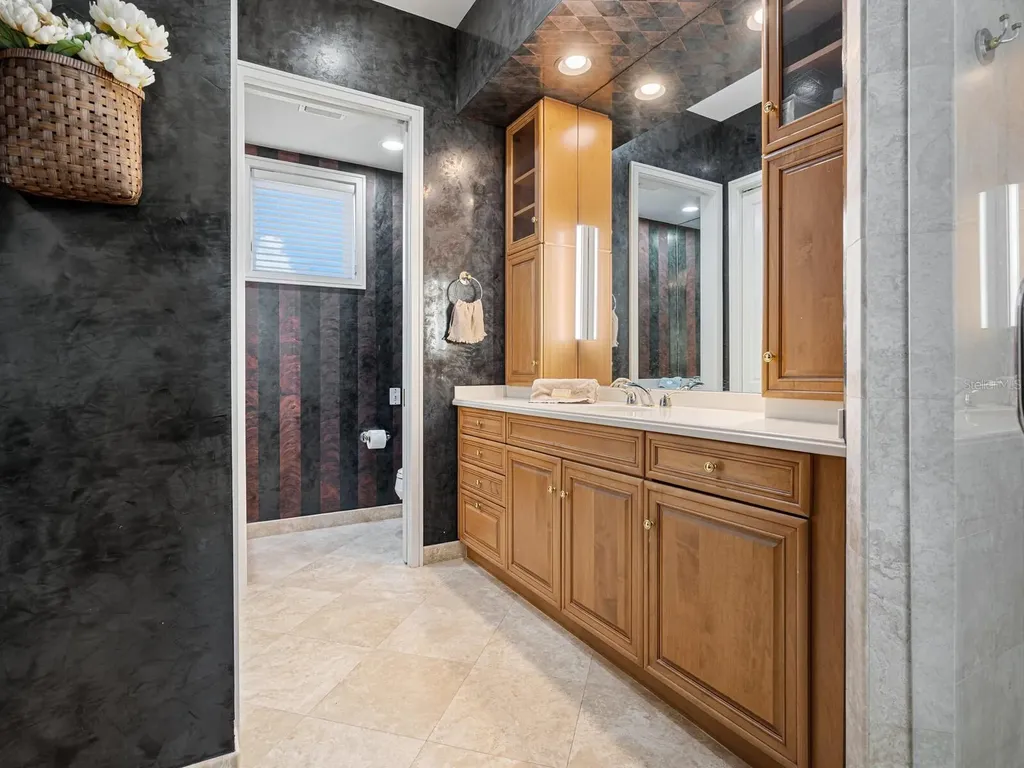 5800 Tidewood Avenue Sarasota FL 34231