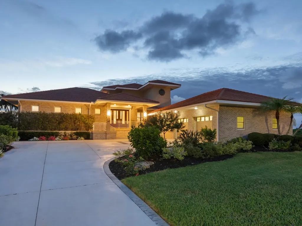 5800 Tidewood Avenue Sarasota FL 34231