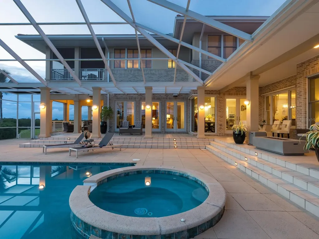 5800 Tidewood Avenue Sarasota FL 34231