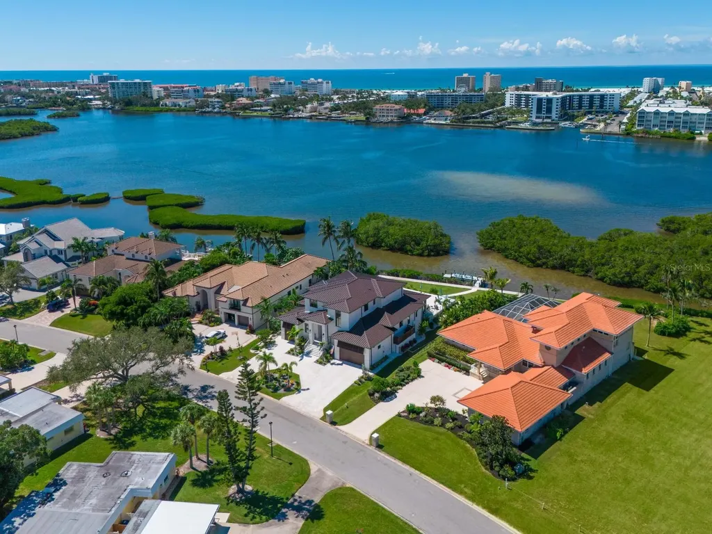 5800 Tidewood Avenue Sarasota FL 34231
