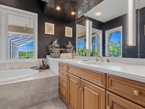 5800 Tidewood Avenue Sarasota FL 34231