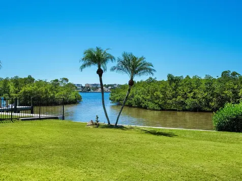 5800 Tidewood Avenue Sarasota FL 34231