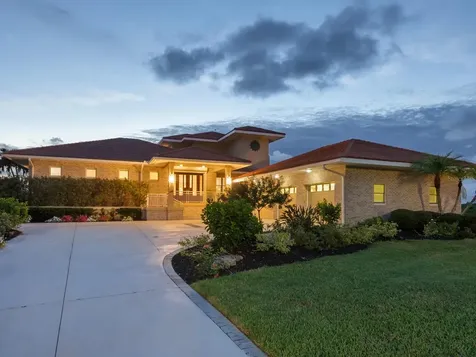 5800 Tidewood Avenue Sarasota FL 34231