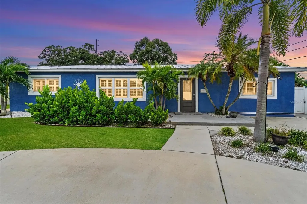 5880 39th Avenue N St Petersburg FL 33709