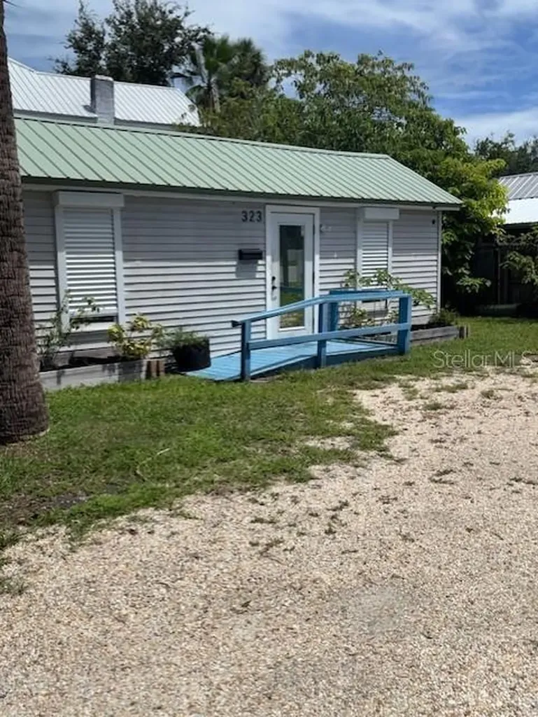 323 N Dixie Freeway New Smyrna Beach FL 32168