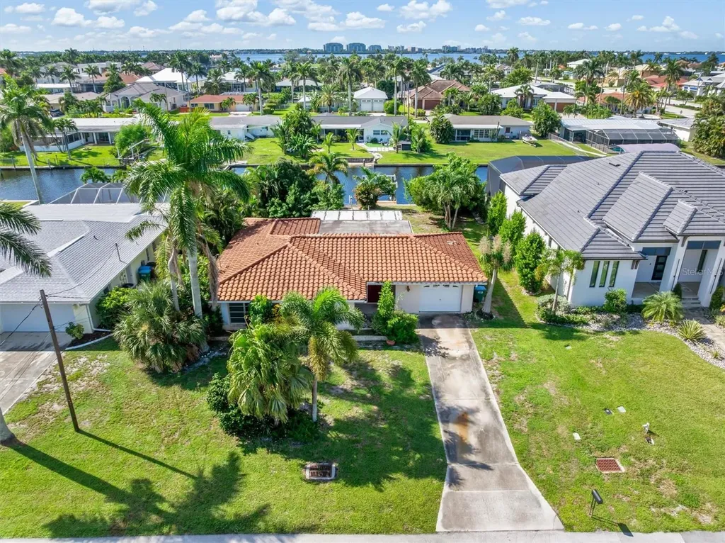 1114 Lorraine Court Cape Coral FL 33904