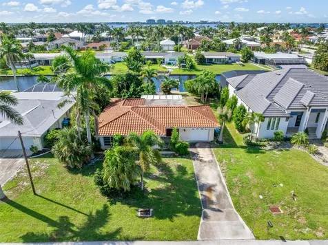 1114 Lorraine Court Cape Coral FL 33904