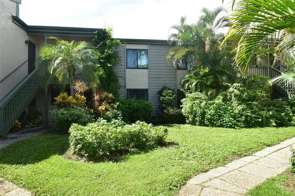 1520 Pelican Point Drive Sarasota FL 34231