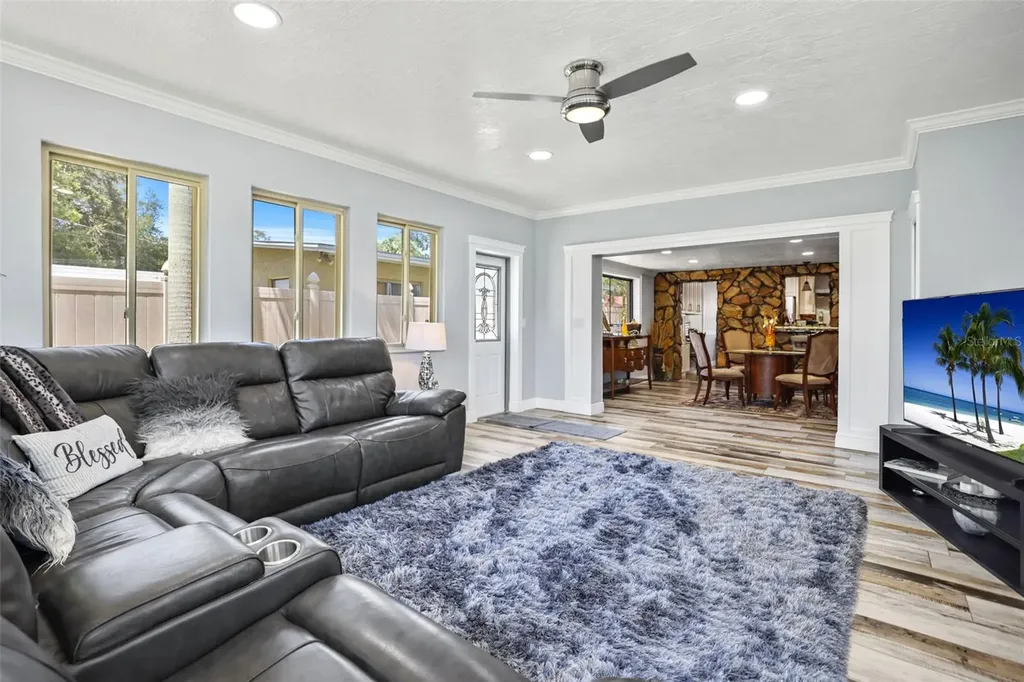 2035 28th Street S St Petersburg FL 33712