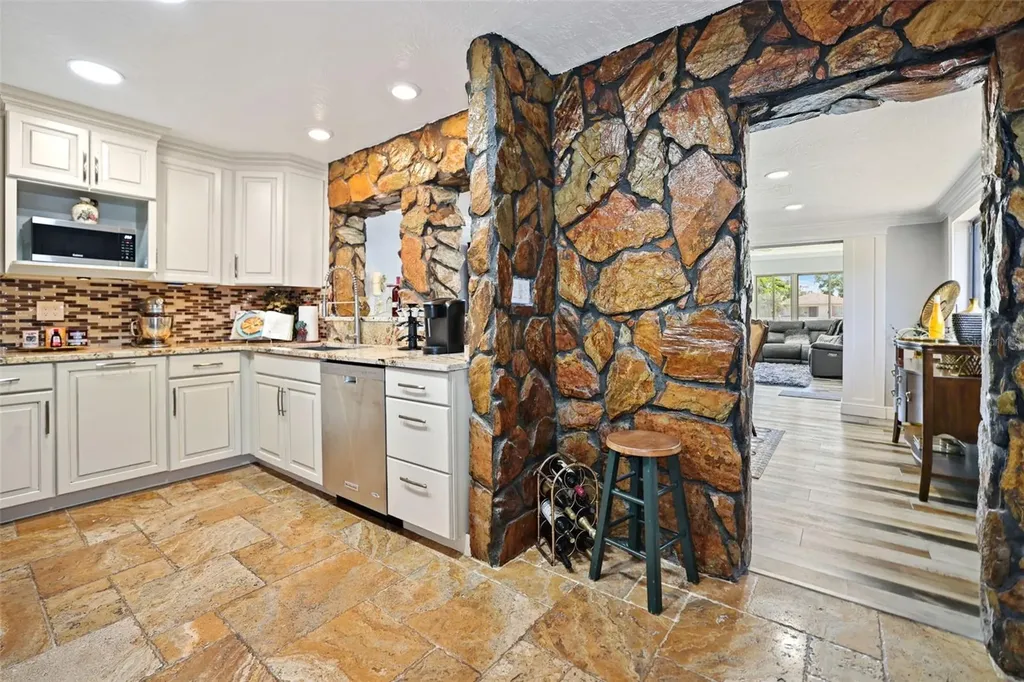 2035 28th Street S St Petersburg FL 33712