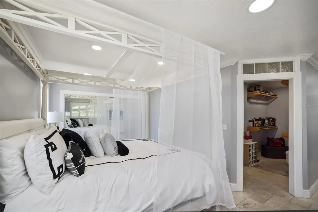 2035 28th Street S St Petersburg FL 33712